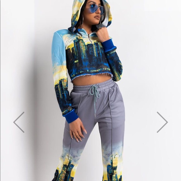 Akira Chicago Cityline Two Piece - Picture 7 of 15